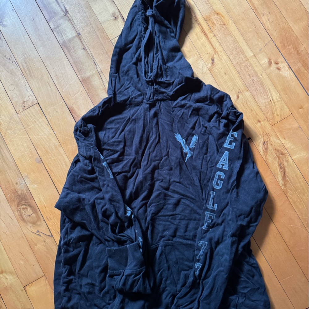 American Eagle shirt/hoodie